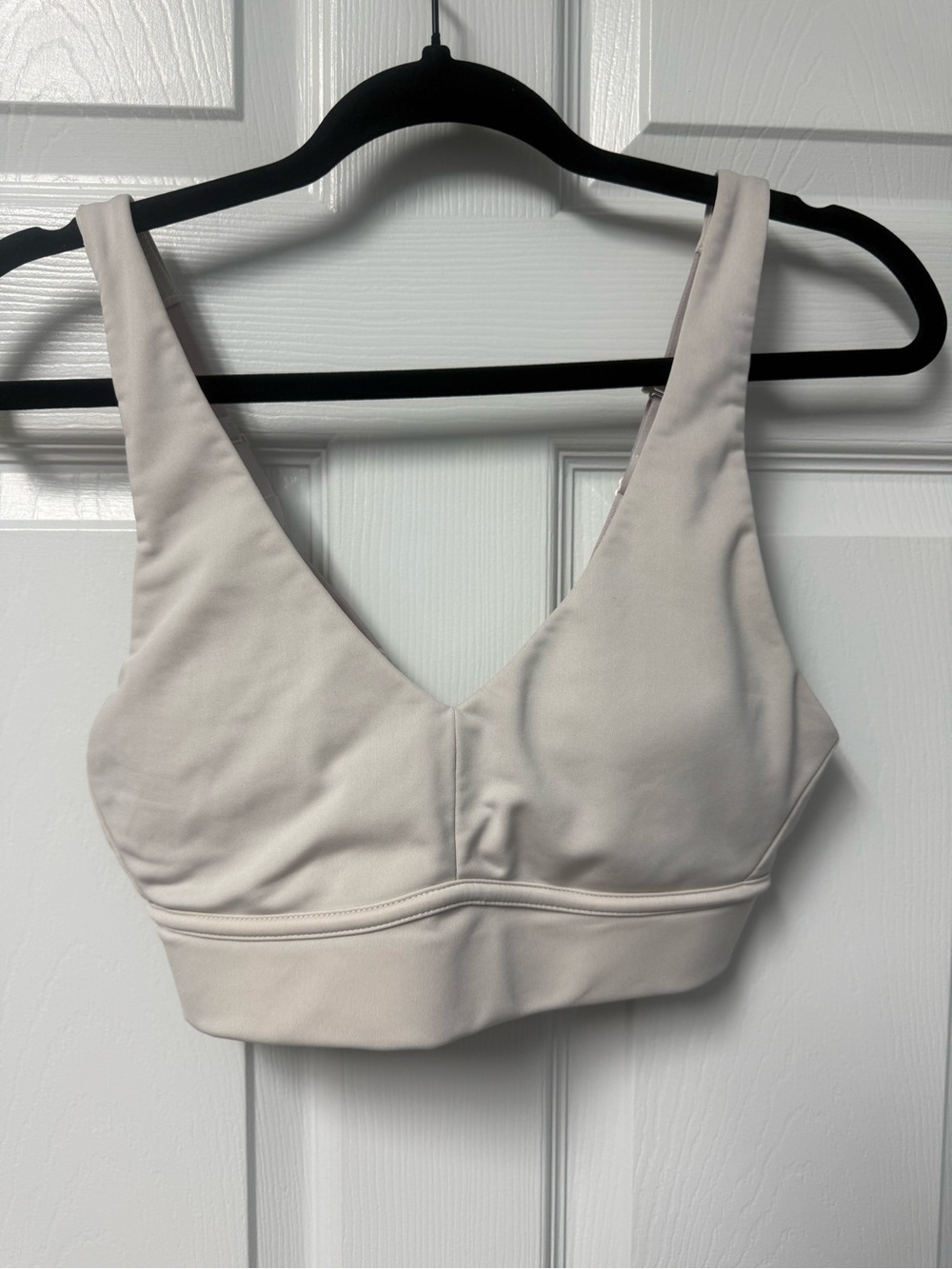 Fabletics Cream V-Neck Sports Bralette